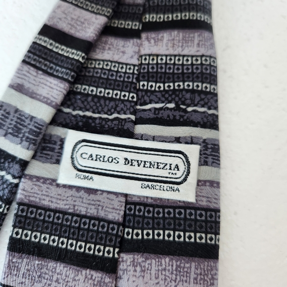Carlos Devenezia 100% Silk, Hand Made Purple,, Silver & Charcoal Tie - Picture 3 of 8